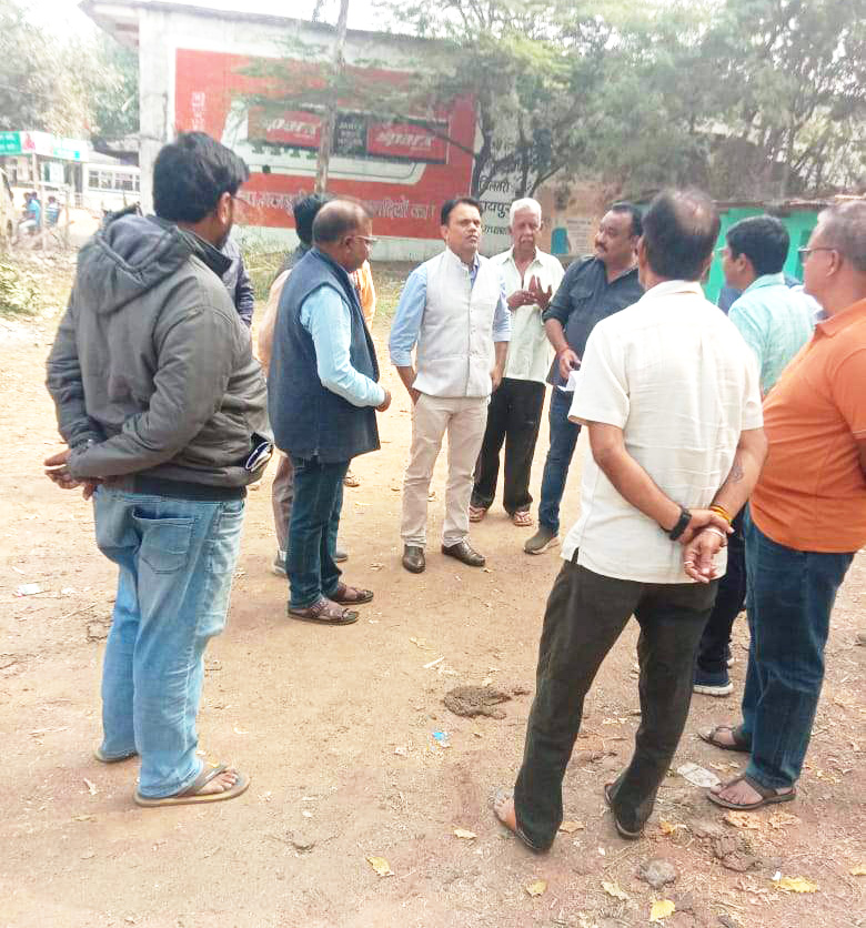 कॉलेज, पान कैफे भूमि चयन का कलेक्टर ने किया अवलोकन