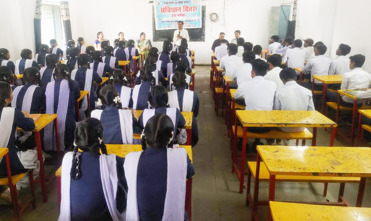  विद्यार्थियों को दी कानूनी जानकारी