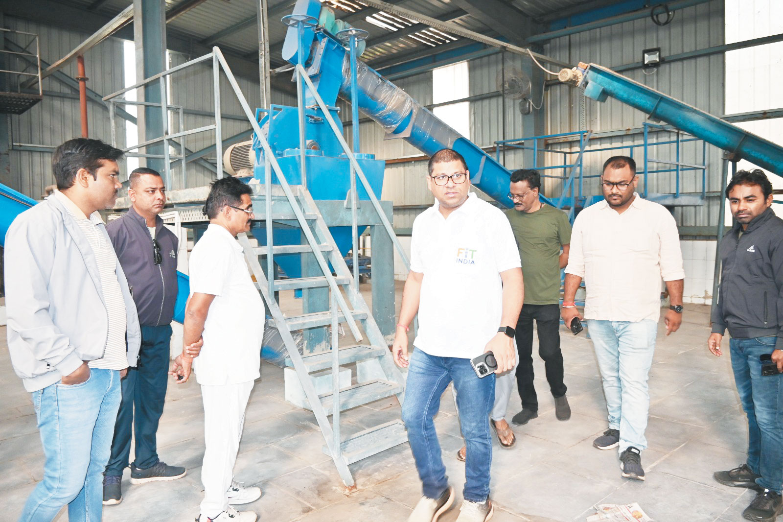 आयुक्त ने निर्माणाधीन रोड व स्लाटर हाउस का किया निरीक्षण