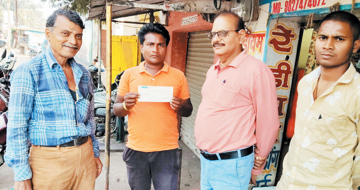 बकायेदारों पर निगम का शिकंजा, लाखों की राशि निगम कोष में जमा