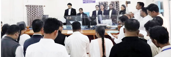 संविधान की प्रस्तावना की ली शपथ