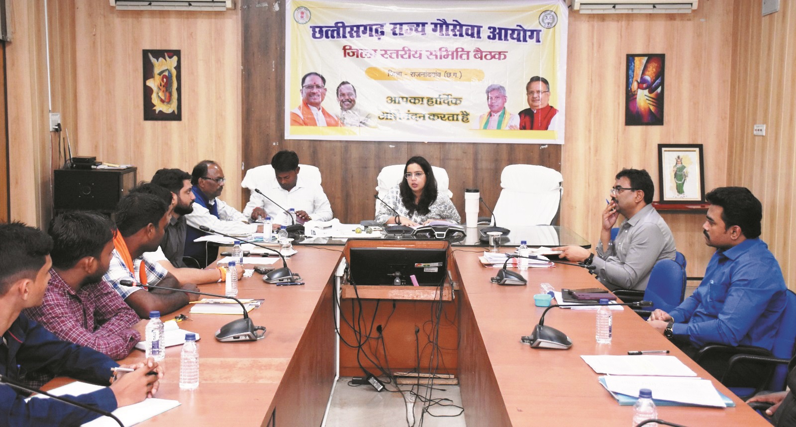 जिपं सीईओ ने ली जिला स्तरीय समिति की बैठक