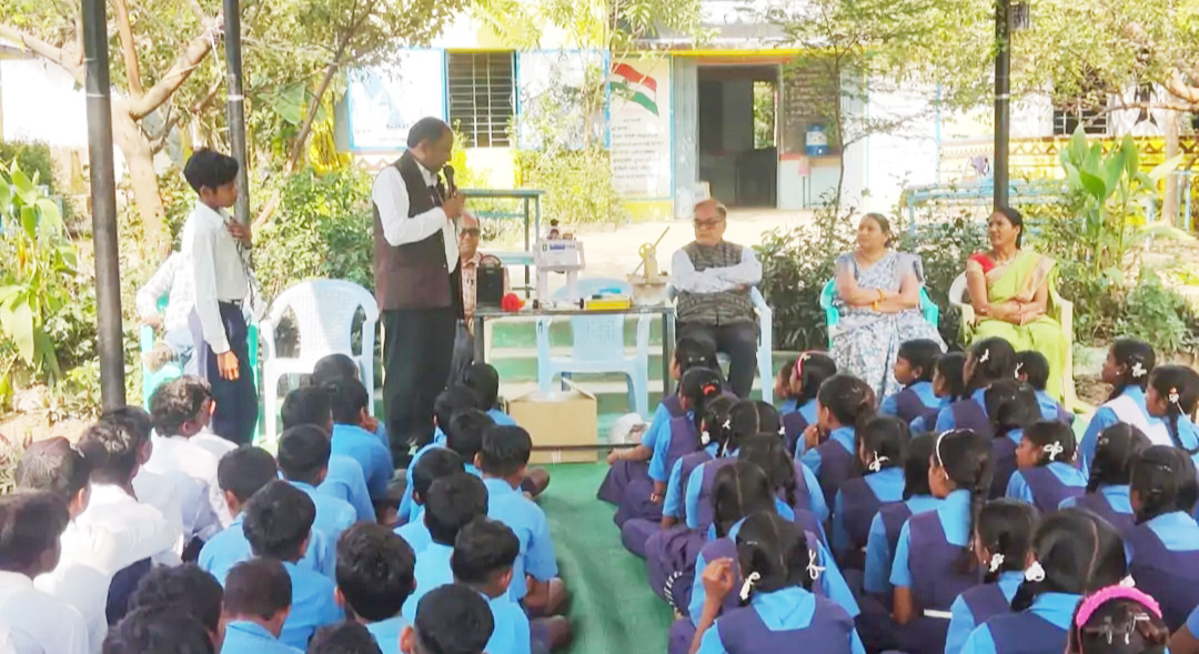 कसेकेरा स्कूल में अंधविश्वास और चमत्कार बनाम वैज्ञानिक जागरूकता कार्यशाला