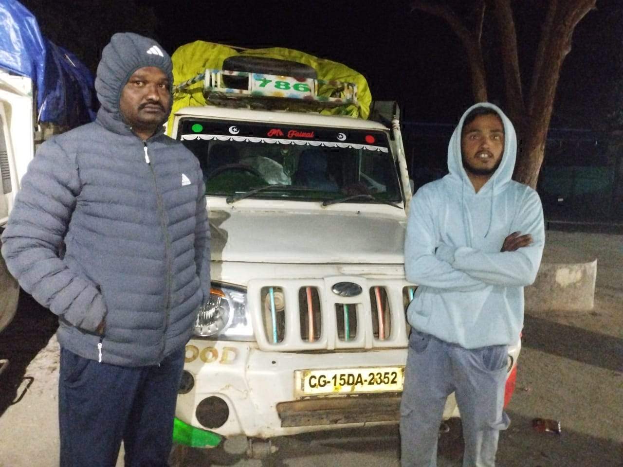 झारखंड से अवैध धान ला रहे पिकअप और ऑटो से 54 क्विंटल धान जब्त