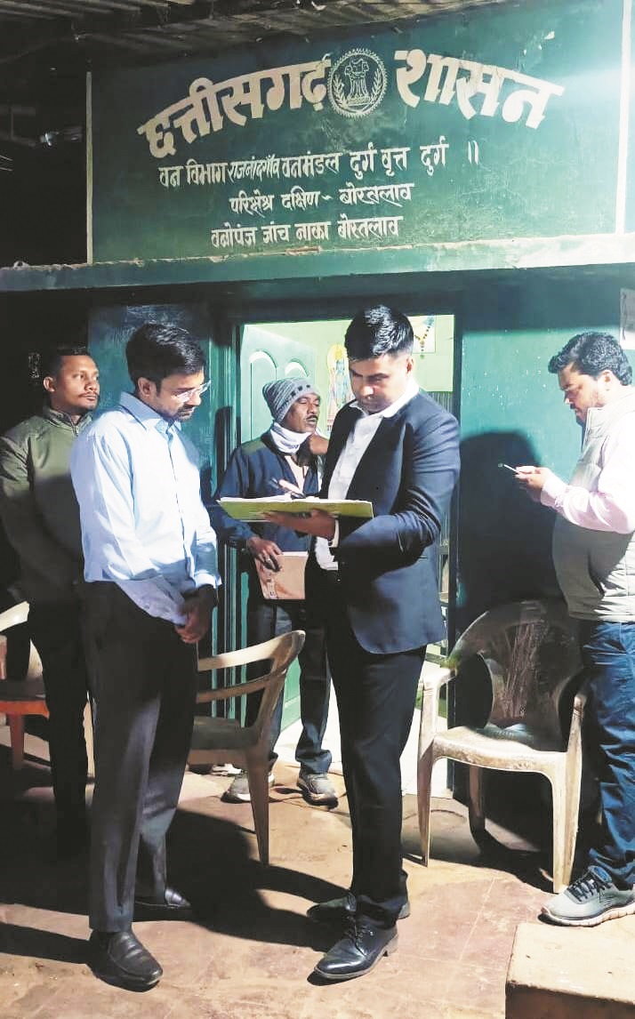 आधी रात बोरतलाव चेकपोस्ट का निरीक्षण