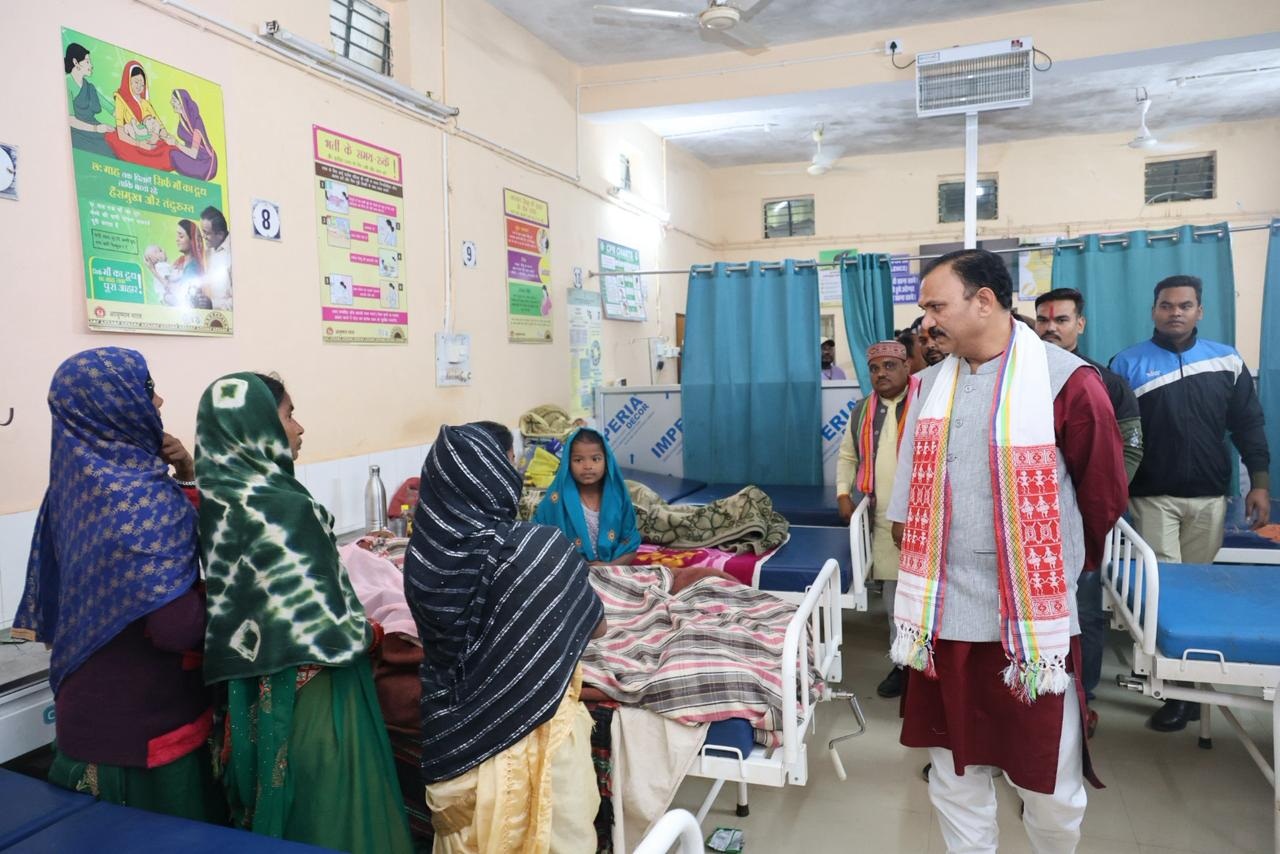 स्वास्थ्य मंत्री ने सीएचसी  साजा का किया निरीक्षण