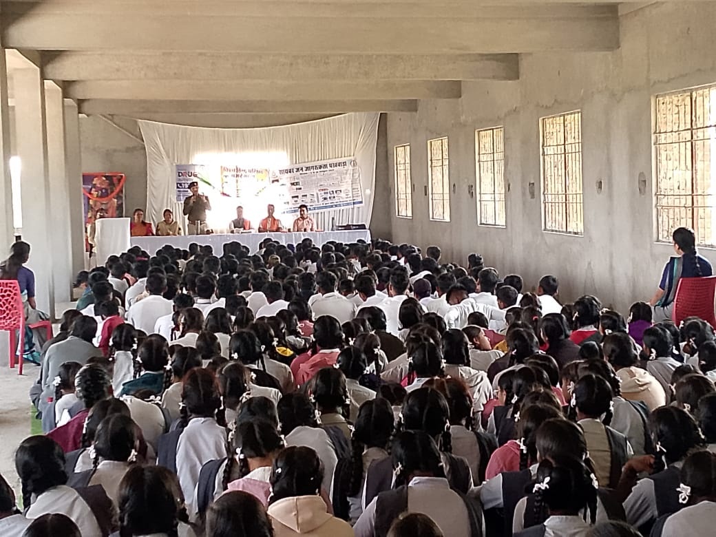 महासमुंद पुलिस का साइबर अपराध, नशा मुक्ति, महिला संबंधी अपराध, यातायात सुरक्षा संबंधी जनजागरूकता कार्यक्रम