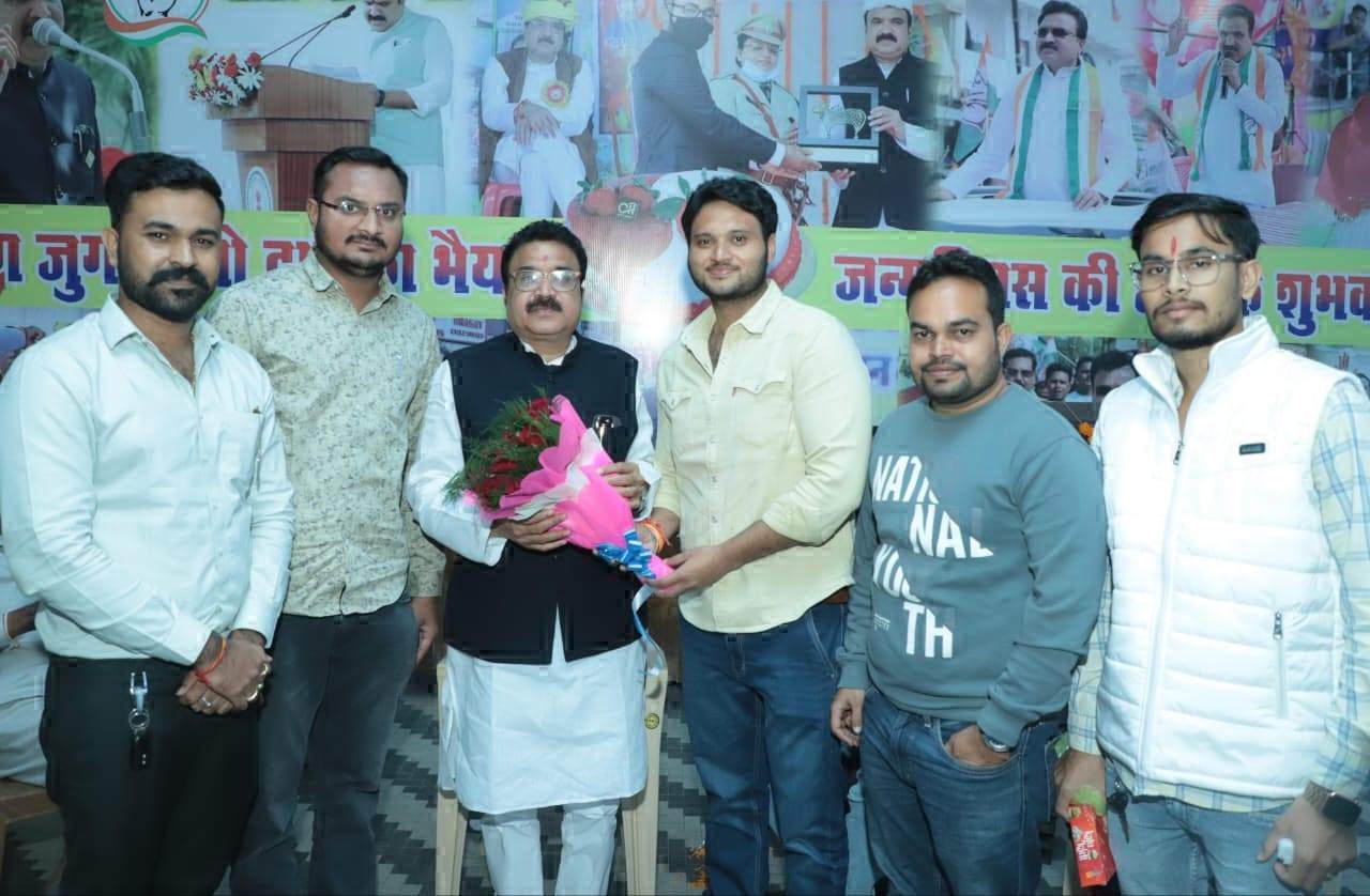 खल्लारी विधायक को कांग्रेस जिलाध्यक्ष की जिम्मेदारी मिलने  पर नपाध्यक्ष ने दी बधाई