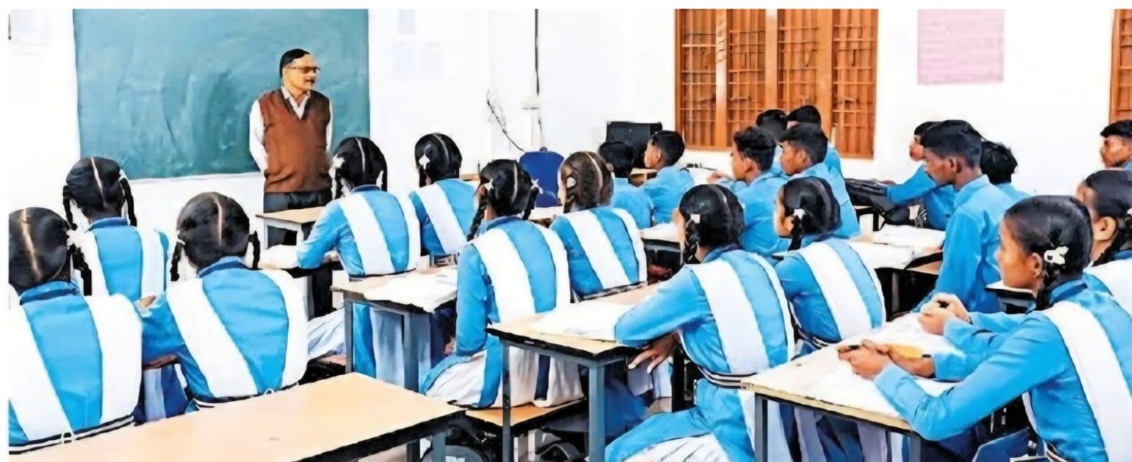 डीईओ के निरीक्षण में कई शिक्षक गैरहाजिर, नोटिस, वेतन भी कटेगा