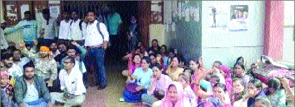 ठंड में जल संकट, जोन 9 दफ्तर घेरा लोगों ने