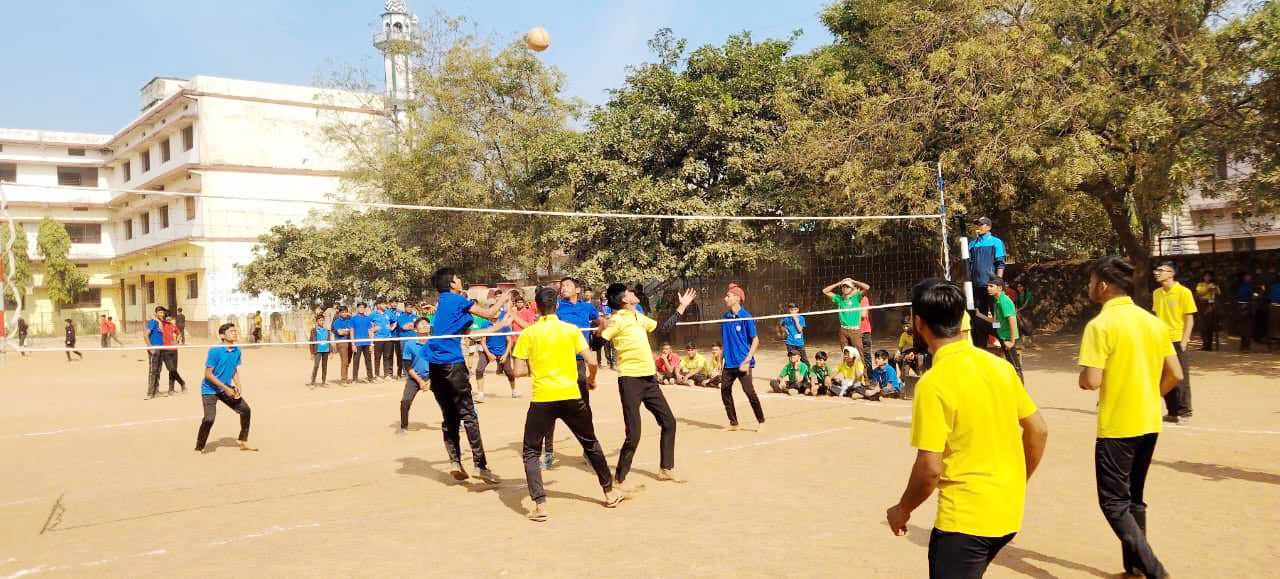 वॉलीबॉल स्पर्धा में ब्लू एवं रेड हाउस  विजेता
