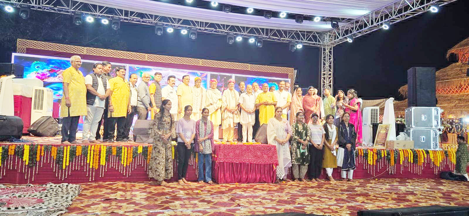 राधा कृष्ण मंदिर ट्रस्टियों को नगर सेठ की उपाधि से नवाजा गया