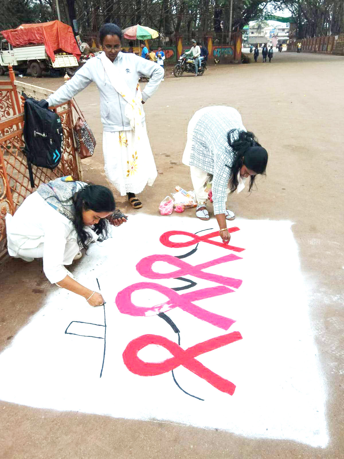 विश्व एड्स दिवस: समता महिला मंडल ने रंगोली और कैंडल से  दिया जागरूकता का संदेश