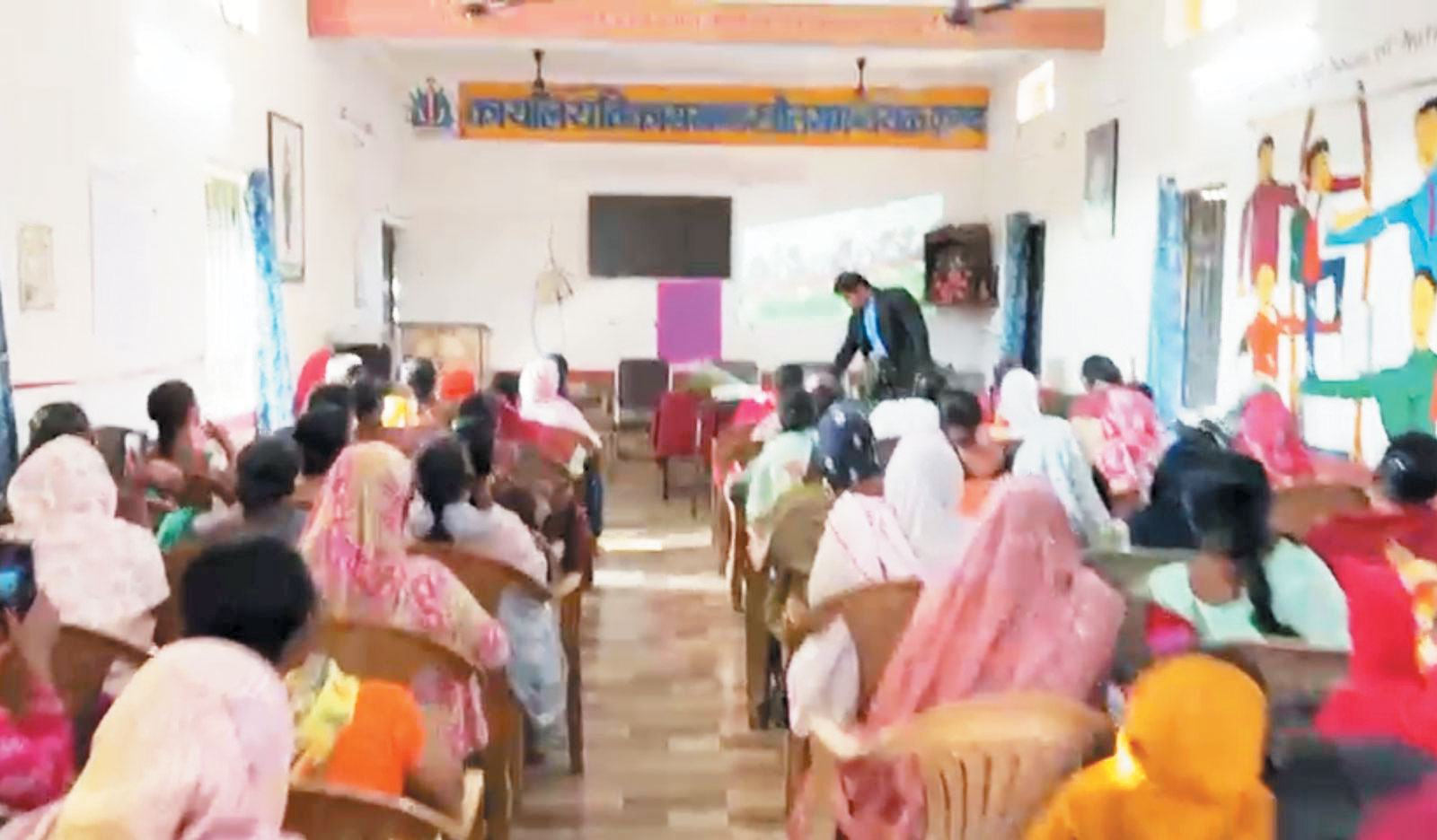 मध्यान्ह भोजन की गुणवत्ता सुधारने रसोइयों का फॉस्टेक प्रशिक्षण