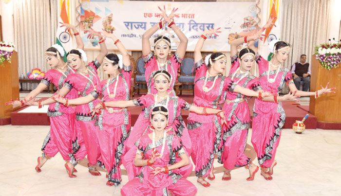 राजभवन में मना 6 राज्यों का स्थापना दिवस