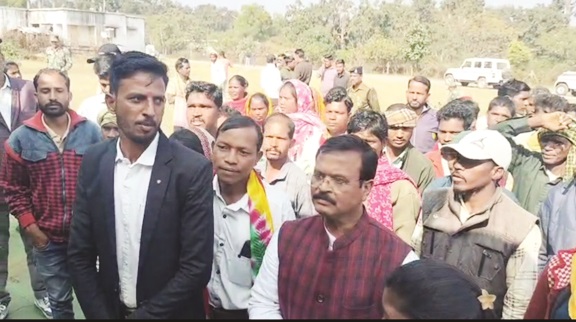 मैनपाट में सपनादर बाक्साइट खदान की जनसुनवाई में हंगामा