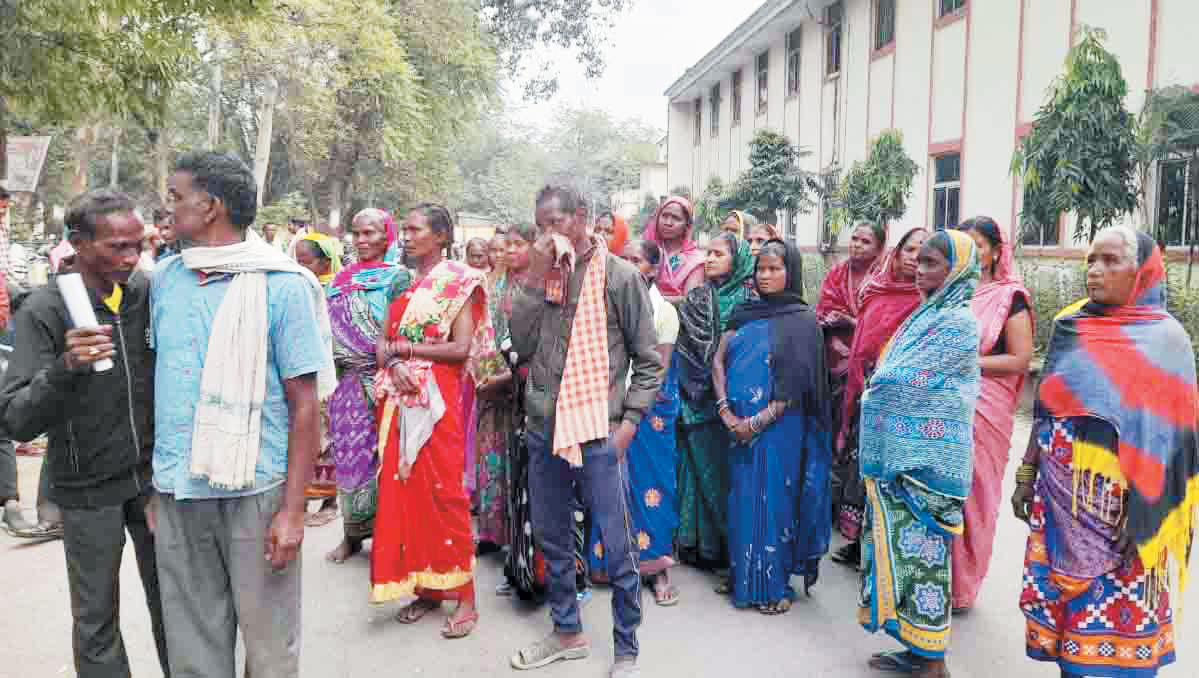 गलत जगह स्टाप डेम निर्माण, ग्रामीणों का फूटा गुस्सा 