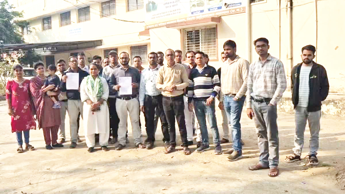 बलौदाबाजार: एनएचएम संविदा स्वास्थ्य कर्मचारी दो महीने से बिना वेतन, कलेक्टर से फिर मुलाकात