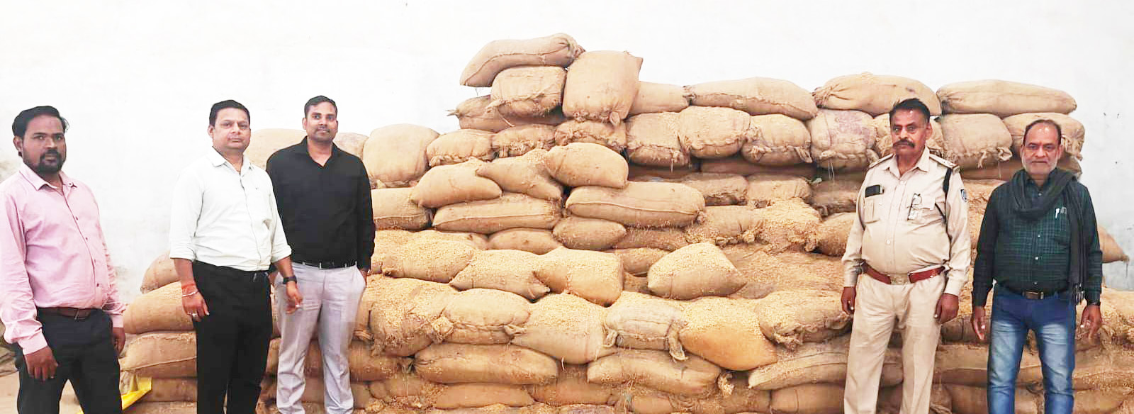 23 कोचियों-बिचैलियों से 4583 क्विंटल धान जब्त