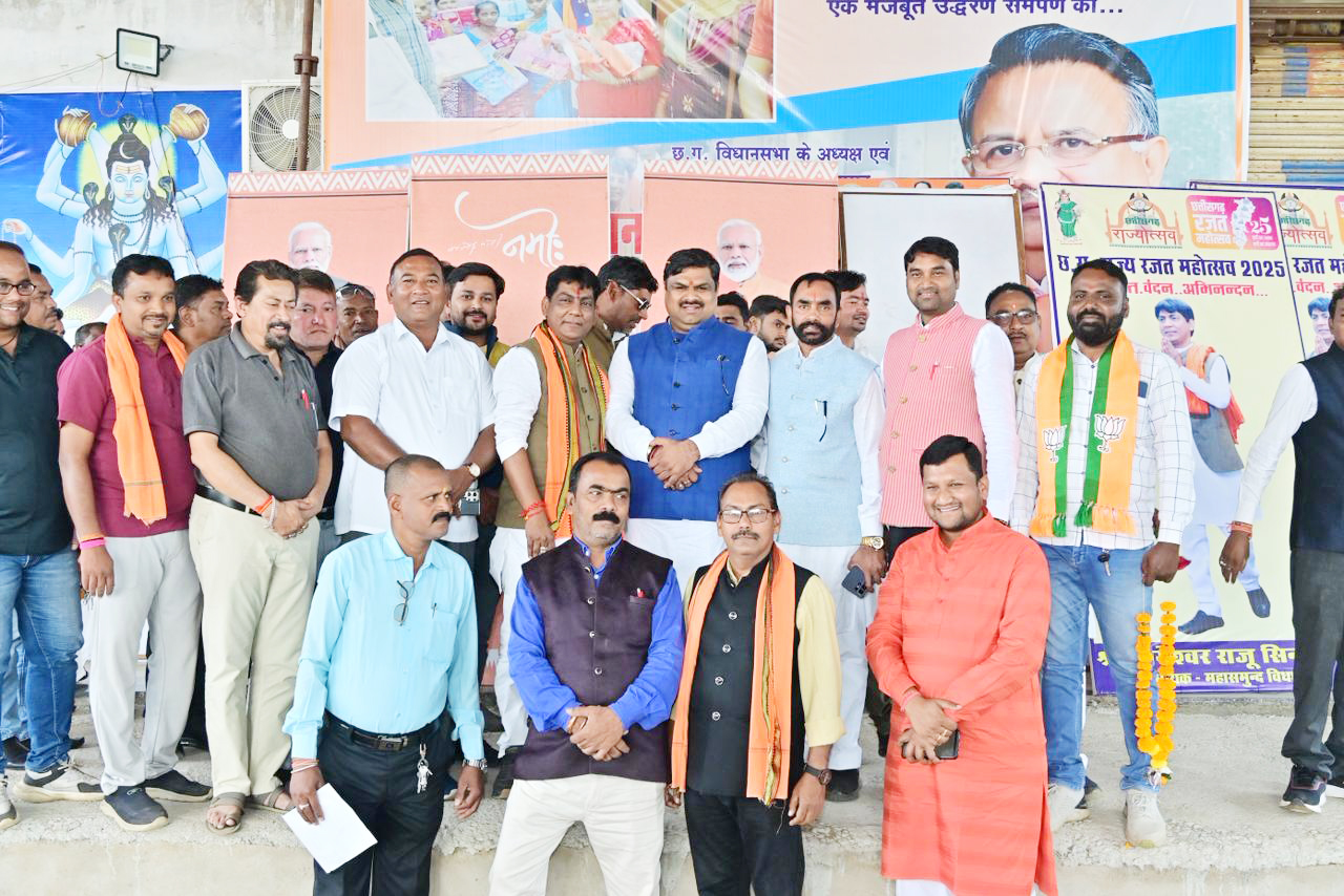 शिक्षा मंत्री गजेंद्र यादव महासमुंद पहुंचे, स्वागत