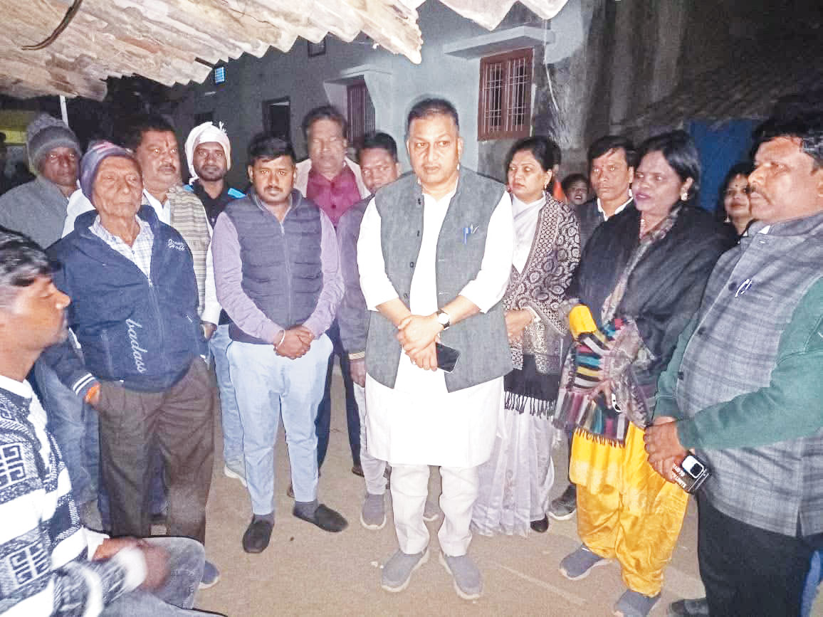 भाजपा सरगुजा का पीडि़त परिवारों से मिलकर न्याय का आश्वासन