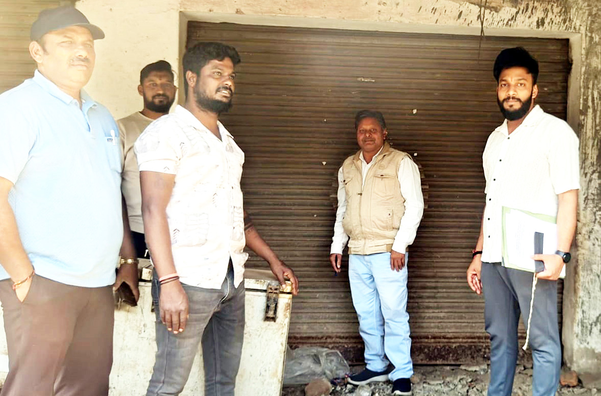 बकाया किराया नहीं चुकाया, दुकान सील