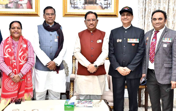 सशस्त्र सेना झंडा दिवस पर साय का सैनिक कल्याण के लिए अंशदान