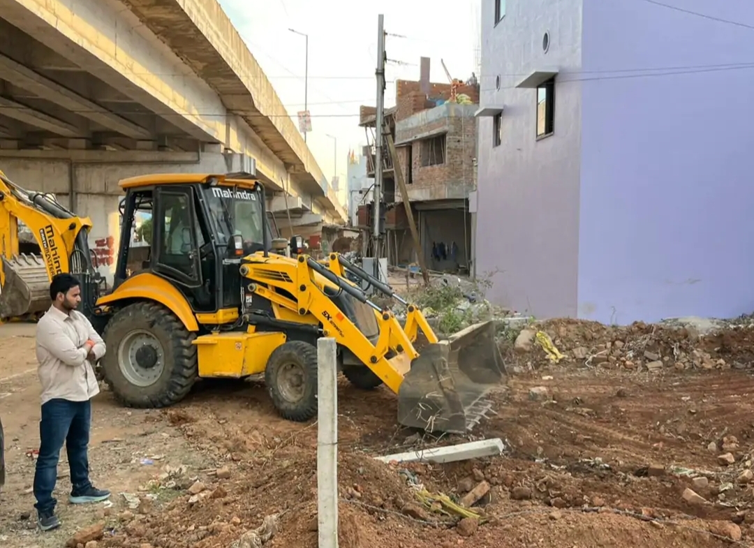अवैध कब्जा पर चला बुलडोजर