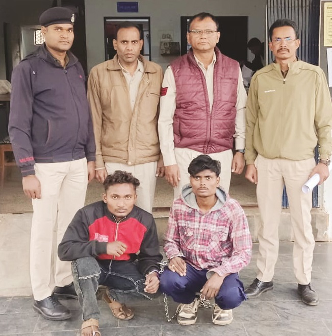 चरित्र शंका को लेकर सोती हुई विवाहिता की गला दबाकर हत्या