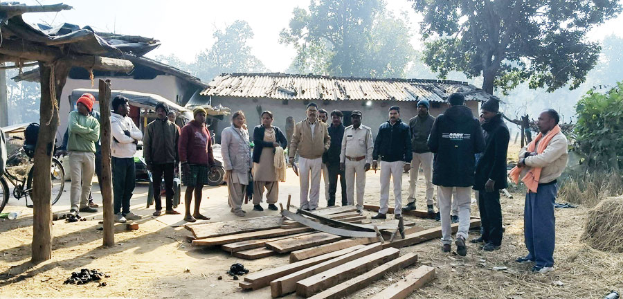 सेमरसोत अभ्यारण्य के कोदौरा रेंज में इमारती लकड़ी जब्त