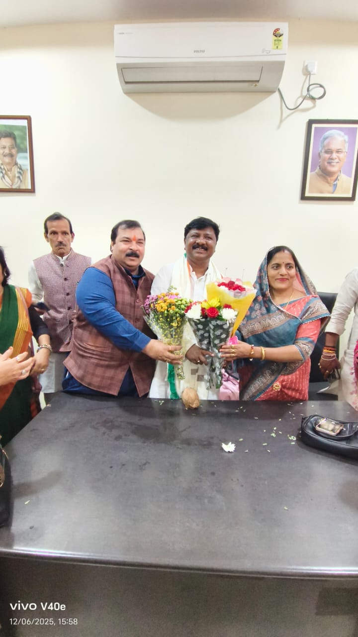 कांग्रेस कमेटी के नए जिलाध्यक्षों ने किया पदभार ग्रहण