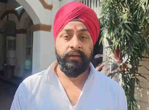 जिंदल पावर की जनसुनवाई में हंगामा मंच से अधिकारियों-जनप्रतिनिधियों को अपशब्द, भाजपा नेताओं ने जताई आपत्ति