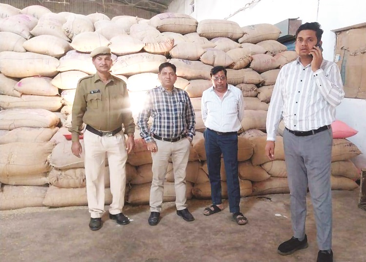 4 प्रकरणों में सवा 75 लाख का अवैध धान जब्त