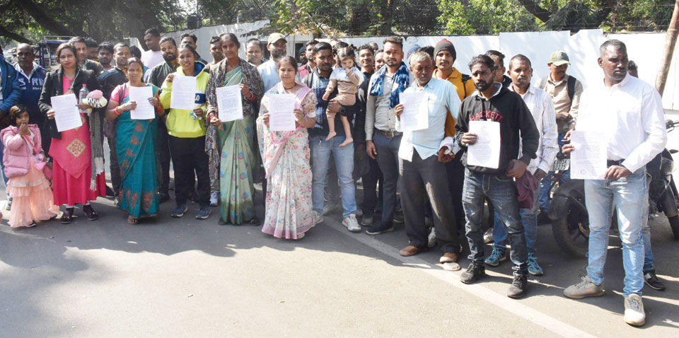 नक्सलियों को नौकरी और सुविधाएं, हमारे साथ अन्याय