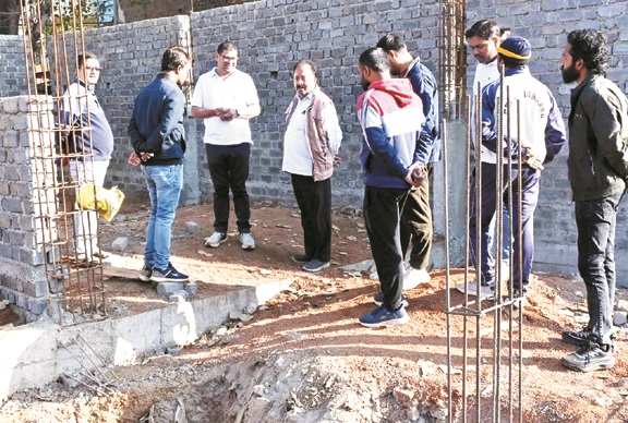 आयुक्त ने विकास कार्यों का लिया जायजा