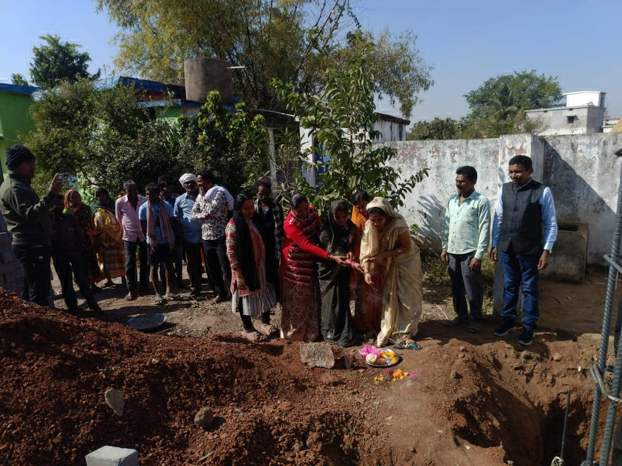 शौचालय निर्माण का भूमिपूजन