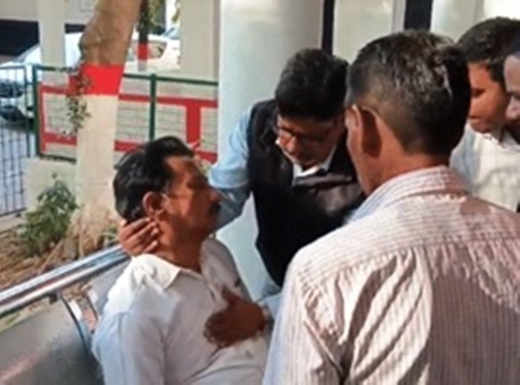 शिक्षा मंत्री ने अटैचमेंट को लेकर लगाई फटकार, बेहोश हुए बीईओ