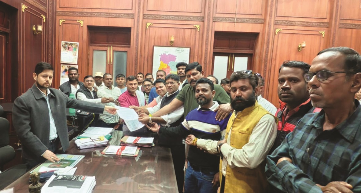 बुधवार को जिले के धान खरीदी केंद्रों में तालाबंदी की चेतावनी