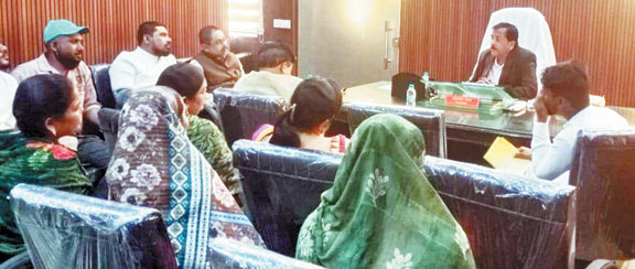  वार्डवासियों ने पालिकाध्यक्ष को बताई समस्याएं