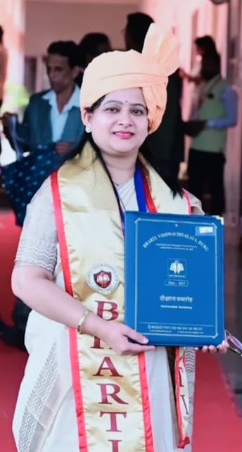 रिचा सेन को उच्च शिक्षा मंत्री ने डॉक्टरेट की उपाधि से नवाजा, ठोस अपशिष्ट लैंडफिल से कवक की स्क्रीनिंग पर शोध