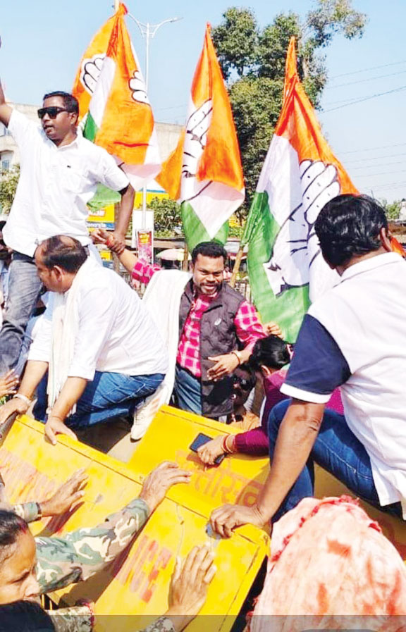 निविदा आमंत्रण प्रक्रिया में अनियमितता का आरोप, कांग्रेसियों ने नपा घेरा