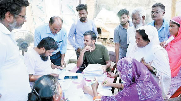 मतदाता सूची गहन पुनरीक्षण: बलौदाबाजार में सवा लाख से अधिक मतदाता पते पर नहीं मिले