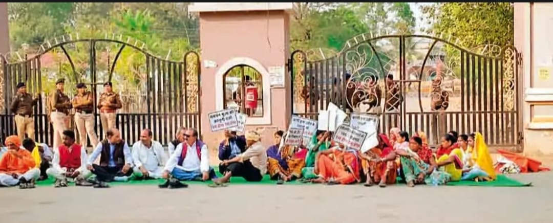 20 से ज्यादा गांवों के किसानों ने  रैली निकाली, विरोध-प्रदर्शन