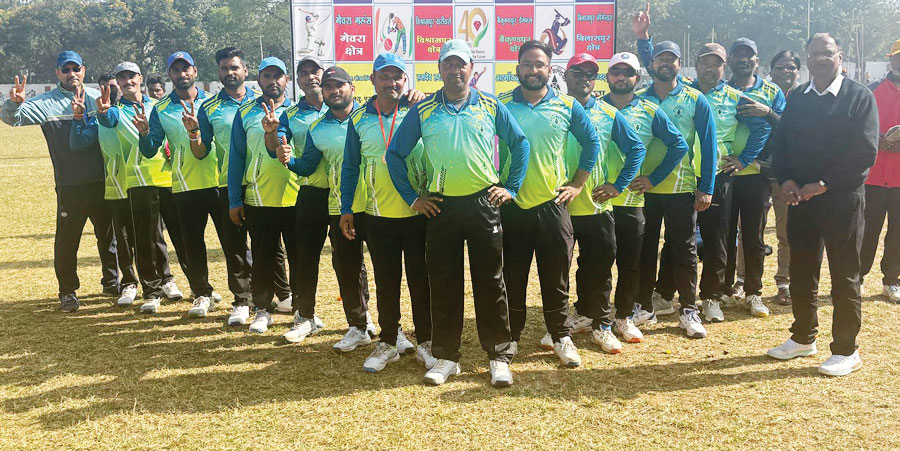  अंतर क्षेत्रीय क्रिकेट स्पर्धा में विश्रामपुर टीम फाइनल में