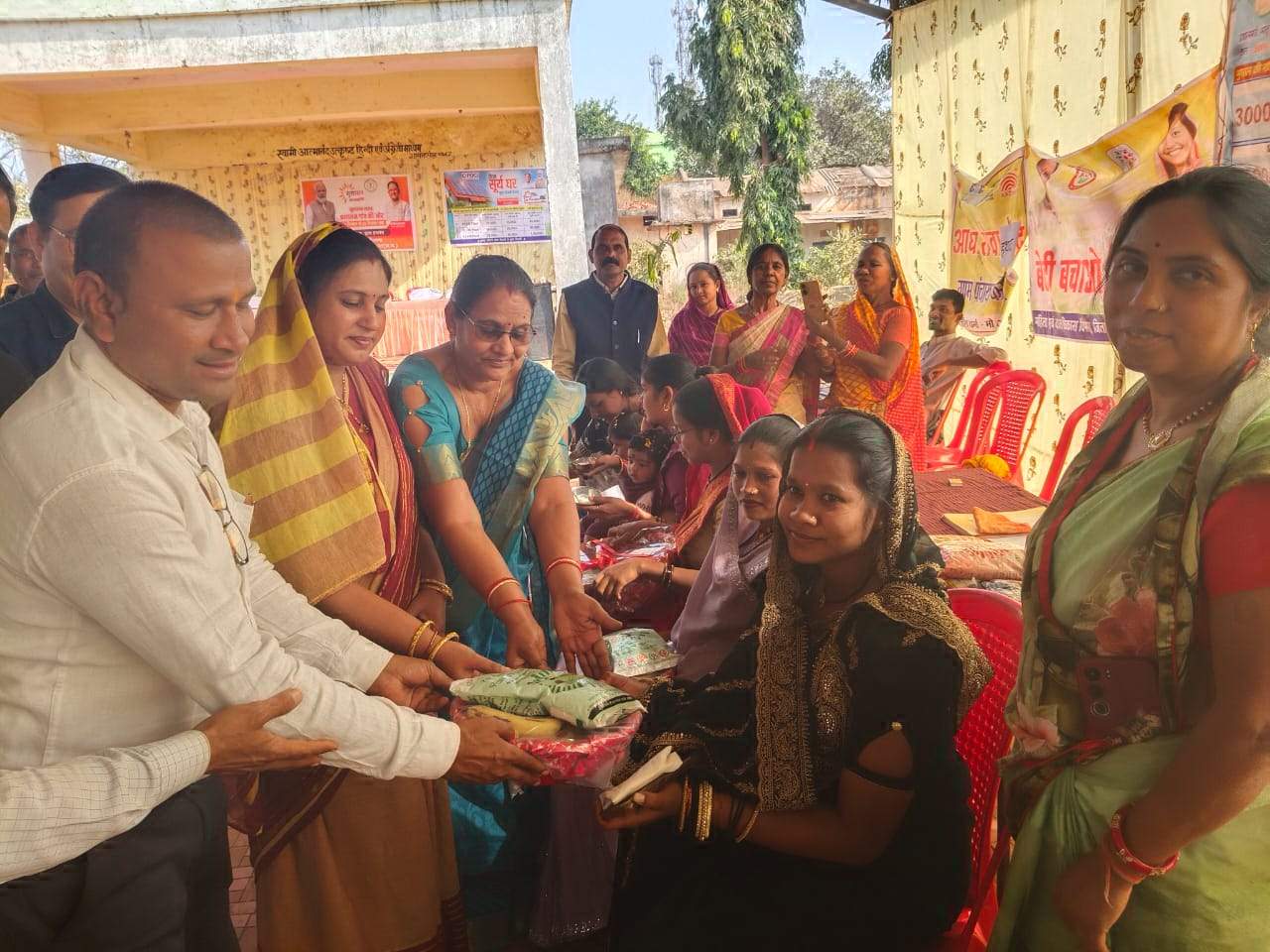 सुशासन सप्ताह शिविर  में 191 आवेदनों  का निराकरण