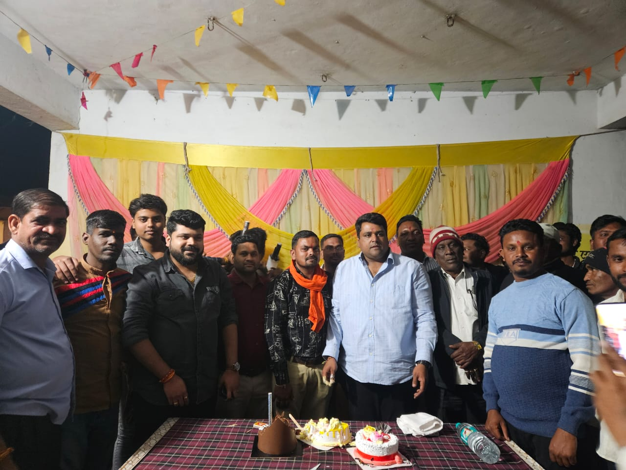 शहर कांग्रेस अध्यक्ष मुदलियार का धूमधाम से मना जन्मदिन