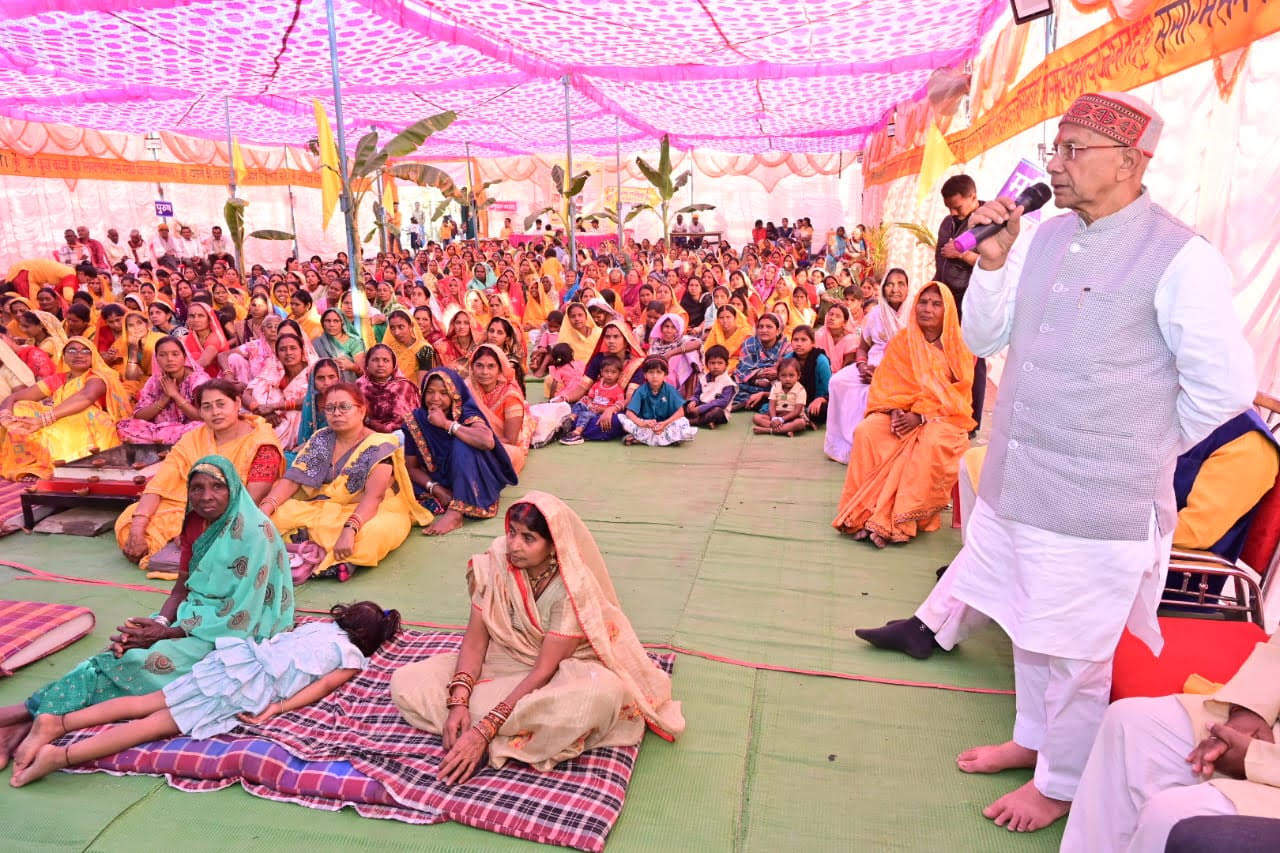 गायत्री महायज्ञ व शिव महापुराण कथा ज्ञान यज्ञ में शामिल हुए ताम्रध्वज