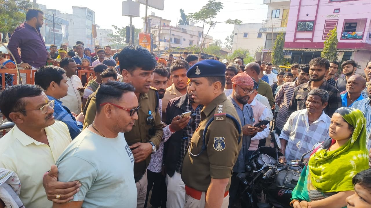 नांदगांव में प्रतिमा हटाने पर विवाद