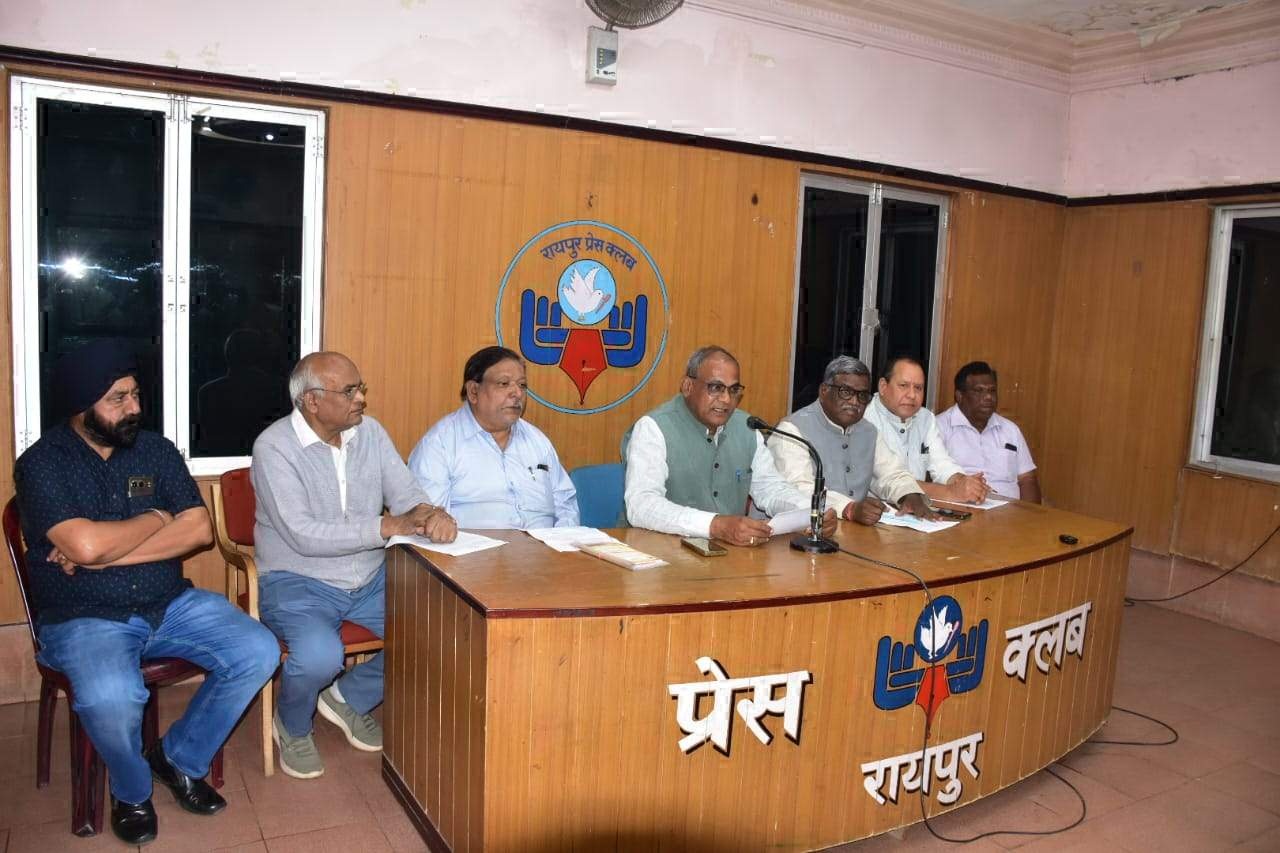 एसपी का तबादला नहीं, निलंबित करे सरकार-सर्व समाज