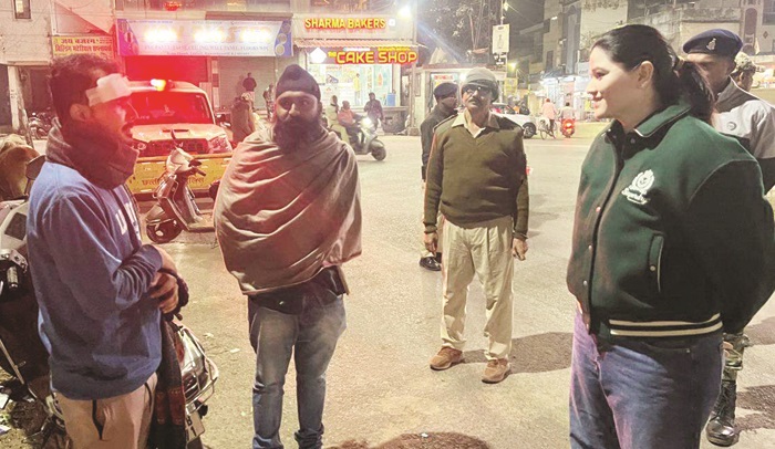 रात्रि ड्यूटी में तैनात अफसरों का एसपी ने किया निरीक्षण